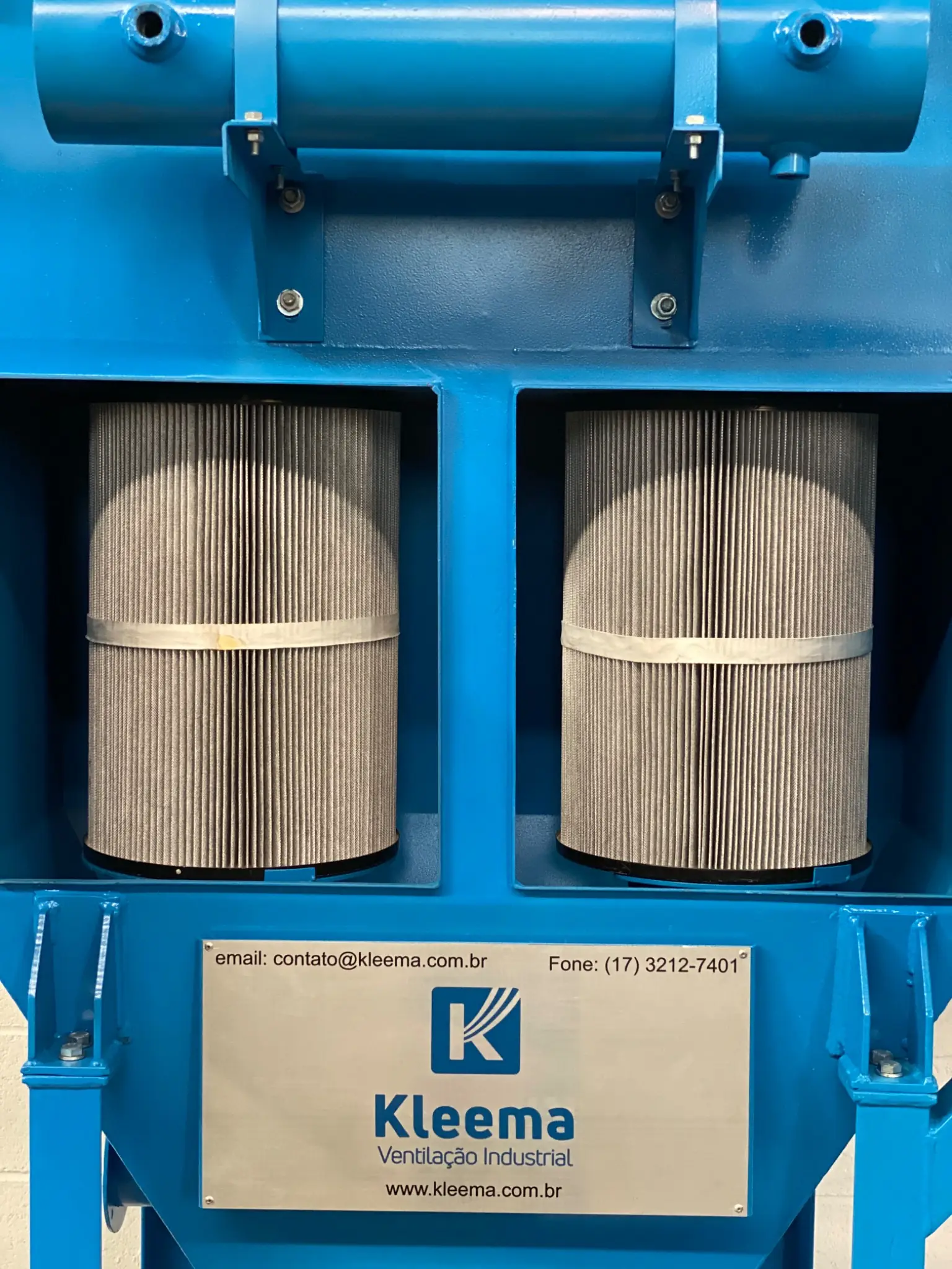Detalle de los elementos filtrantes plegados de un filtro cartucho Kleema, vistos por las aberturas de acceso